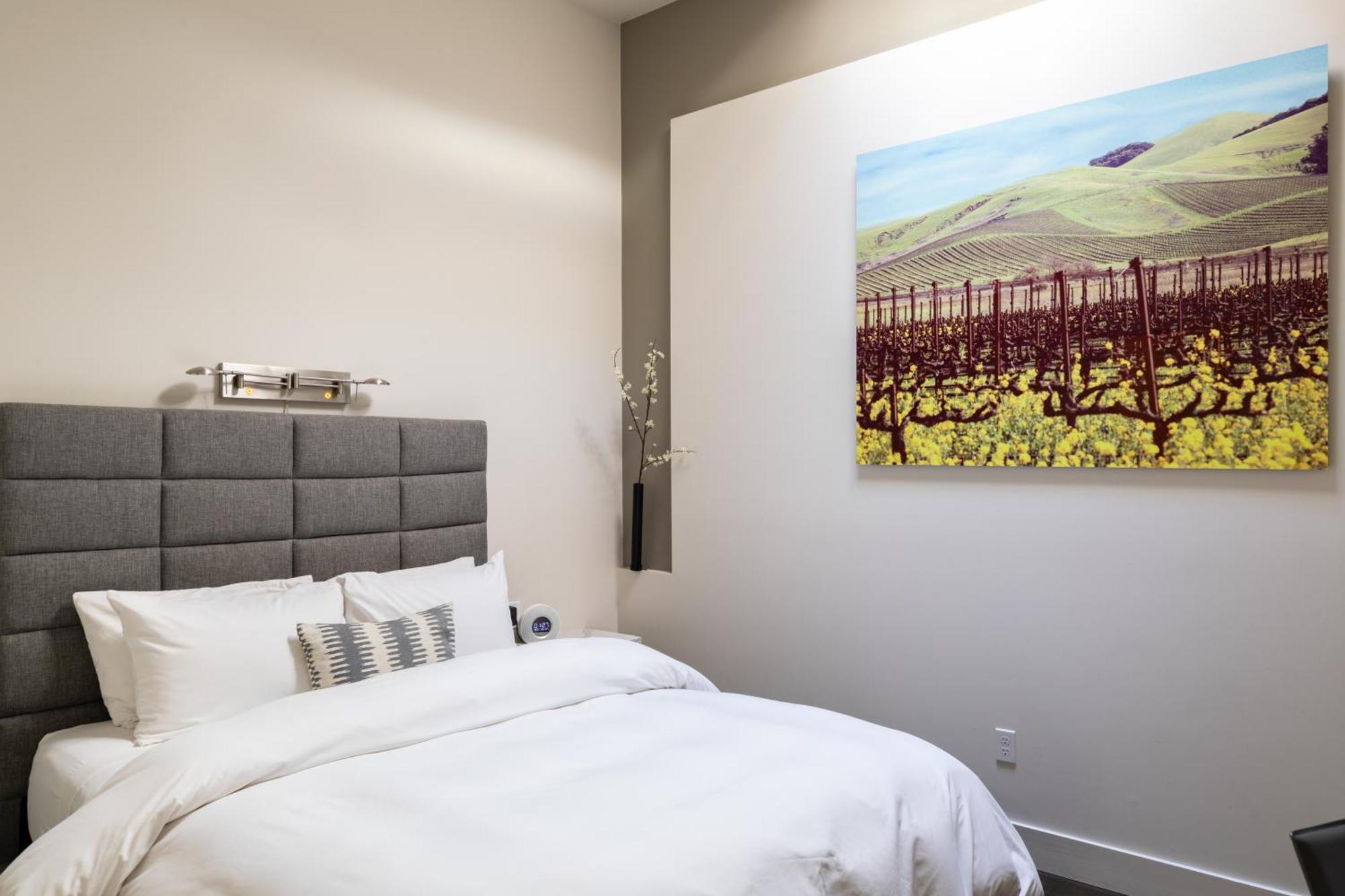 R Inn Napa Room photo